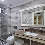 马那斯酒店 酒店 4*
